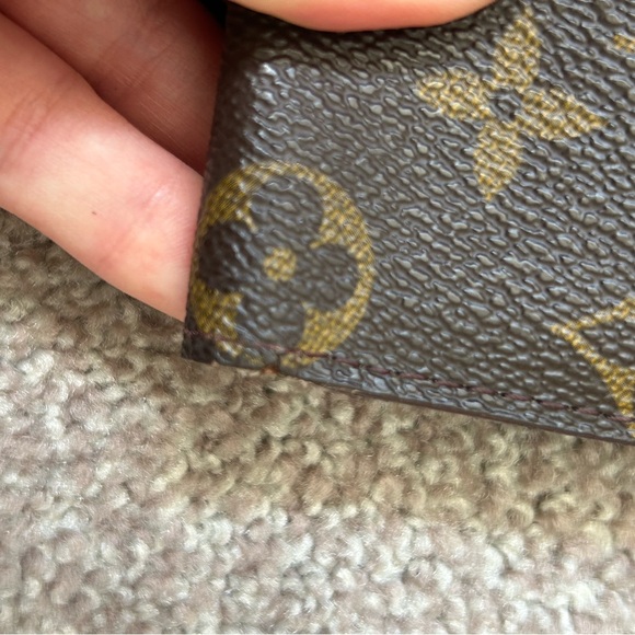 Louis Vuitton bifold wallet for men - Picture 8 of 11